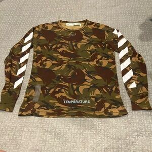 SALE! OFF-WHITE camo long-sleeve Tee, size M, good cond (see pix for holes)